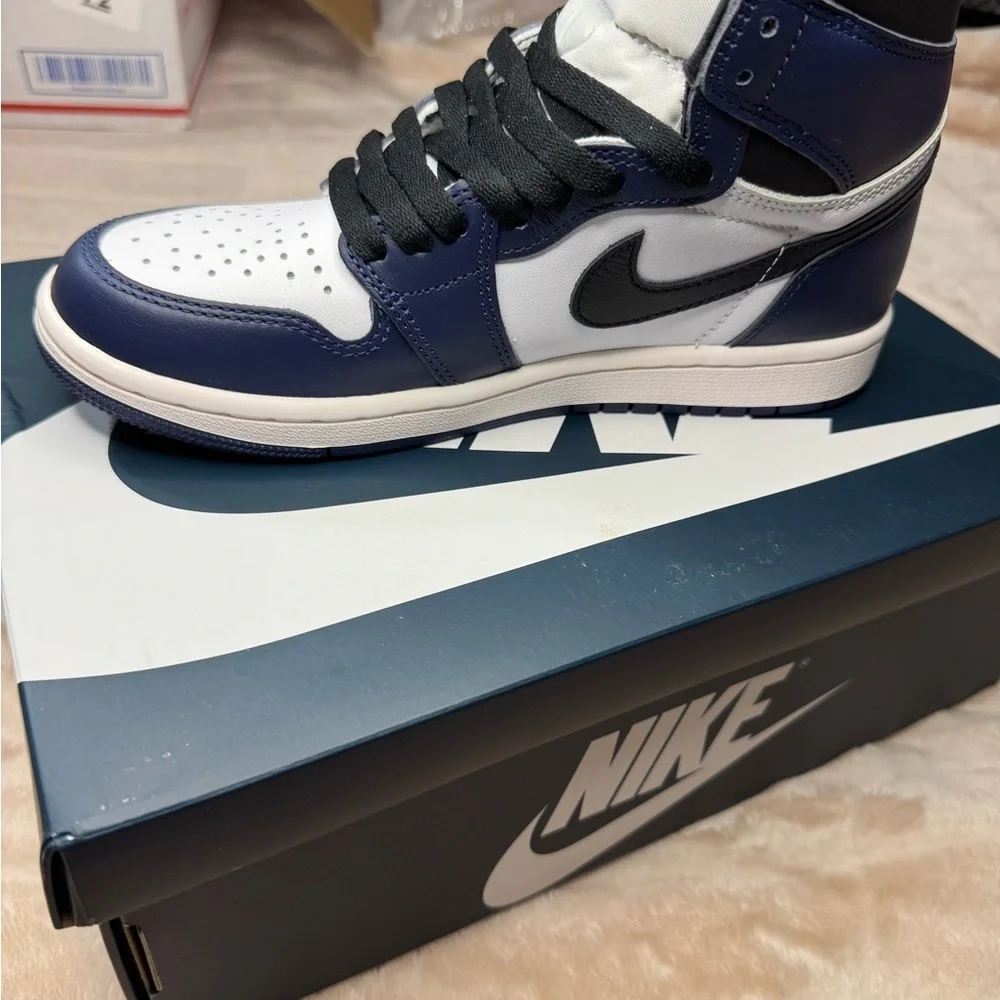 AIR JORDAN 1 RETRO HIGH OG GS Kids 5.5 Women 7 - Picture 4 of 5